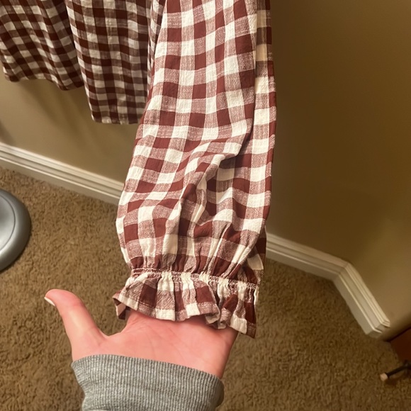 Checkered blouse top. - Picture 3 of 4